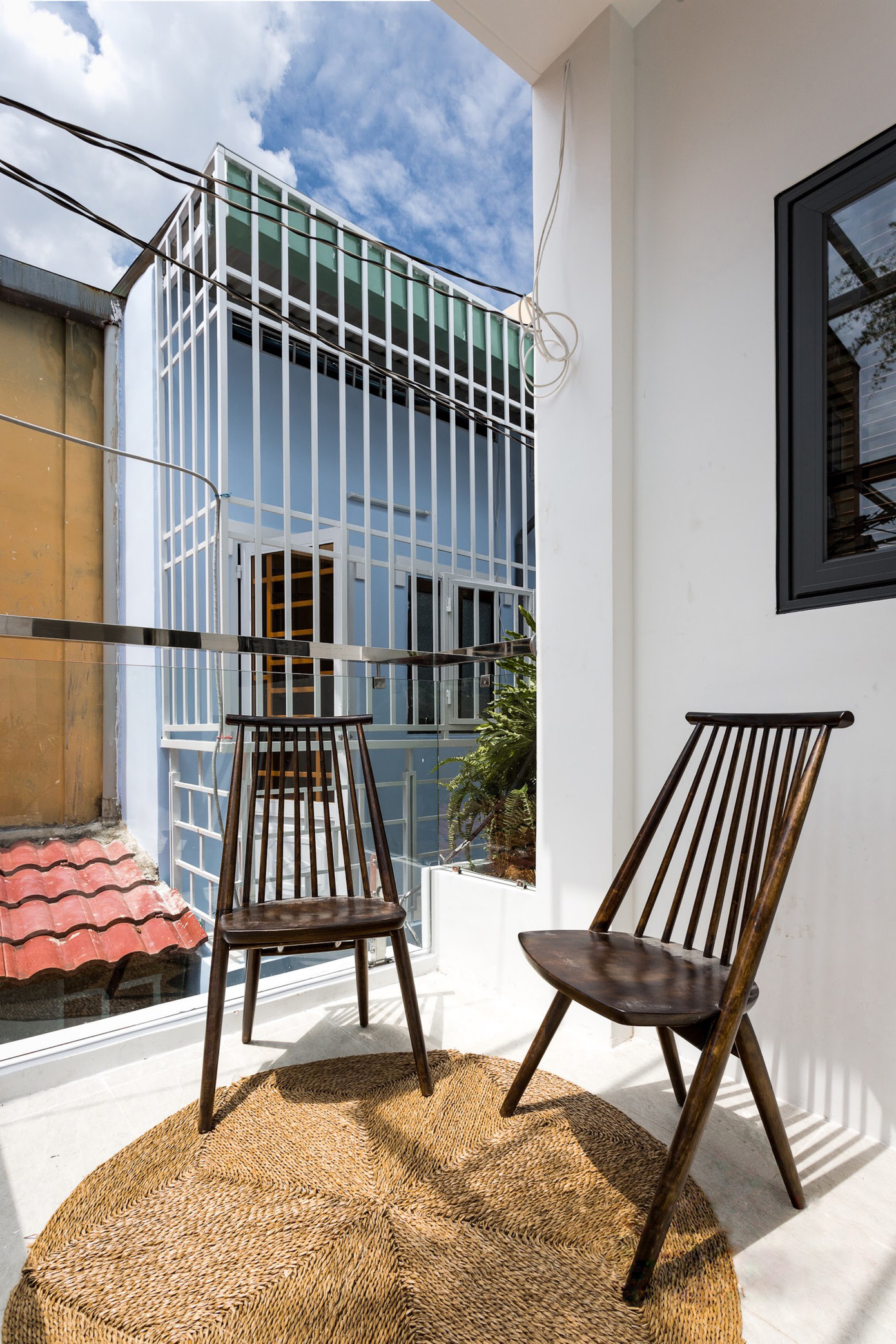 Nhà cũ hoang tàn bỗng hóa thành biệt thự với 650 triệu ảnh 11