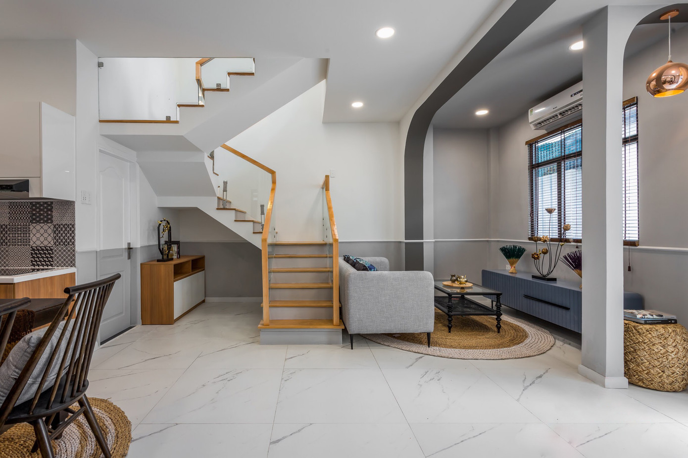 Nhà cũ hoang tàn bỗng hóa thành biệt thự với 650 triệu ảnh 6