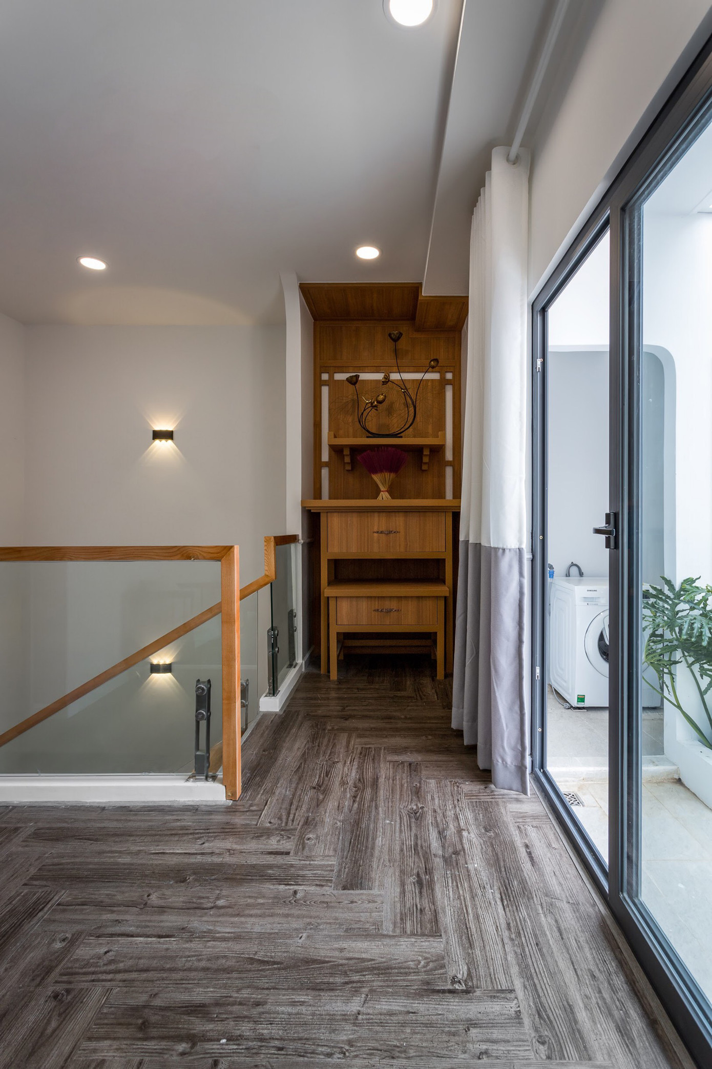 Nhà cũ hoang tàn bỗng hóa thành biệt thự với 650 triệu ảnh 8