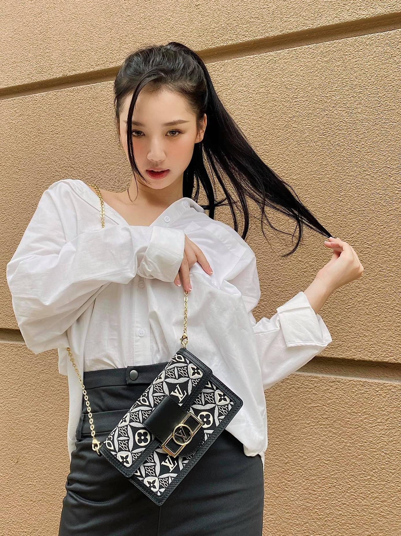 Hồng Đăng nắm tay vợ rạng ngời hạnh phúc ảnh 11