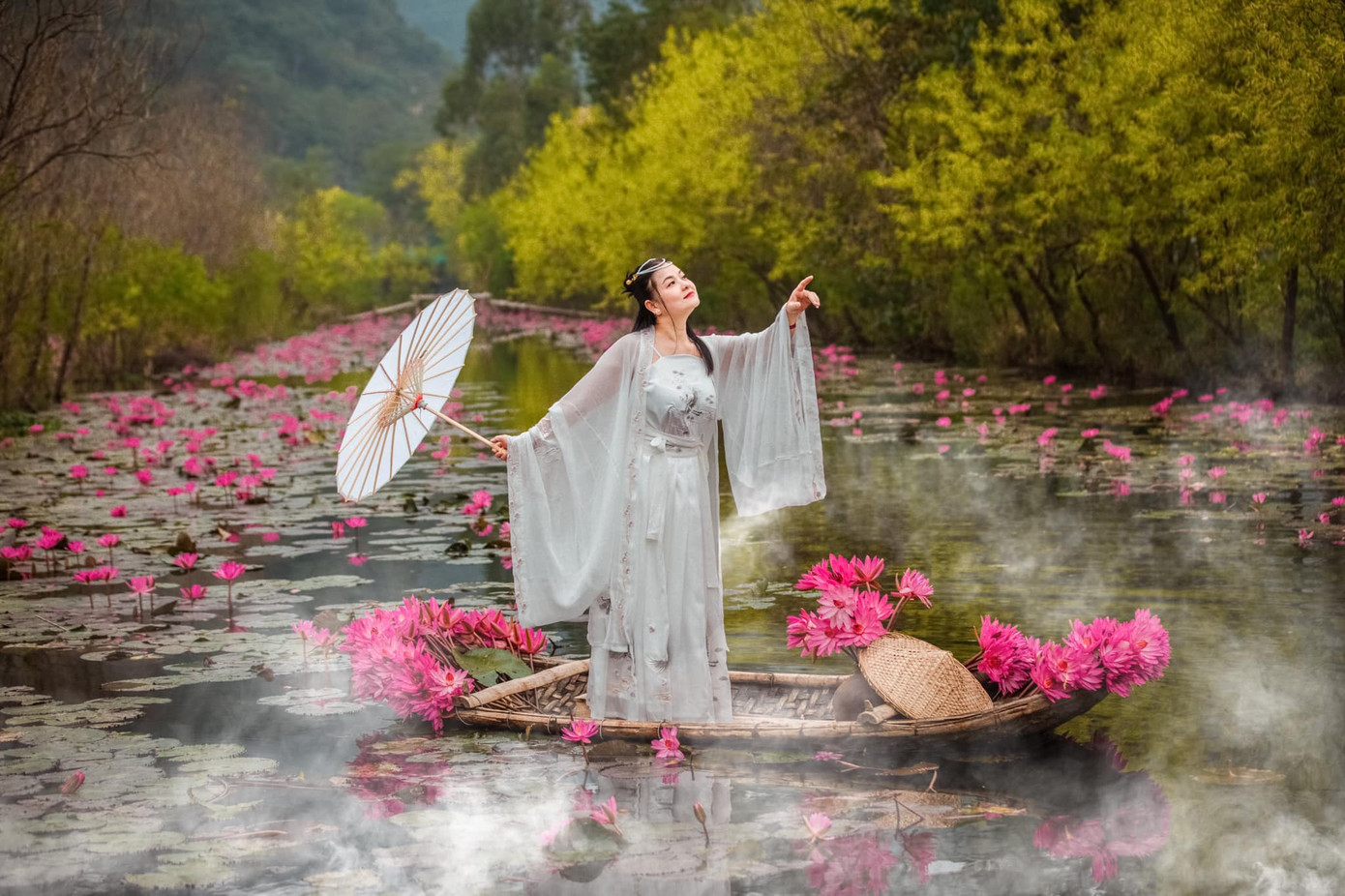 NSND Thu Quế hóa tiên nữ mộng mơ, trẻ trung đáng ngưỡng mộ ở tuổi 51 ảnh 3