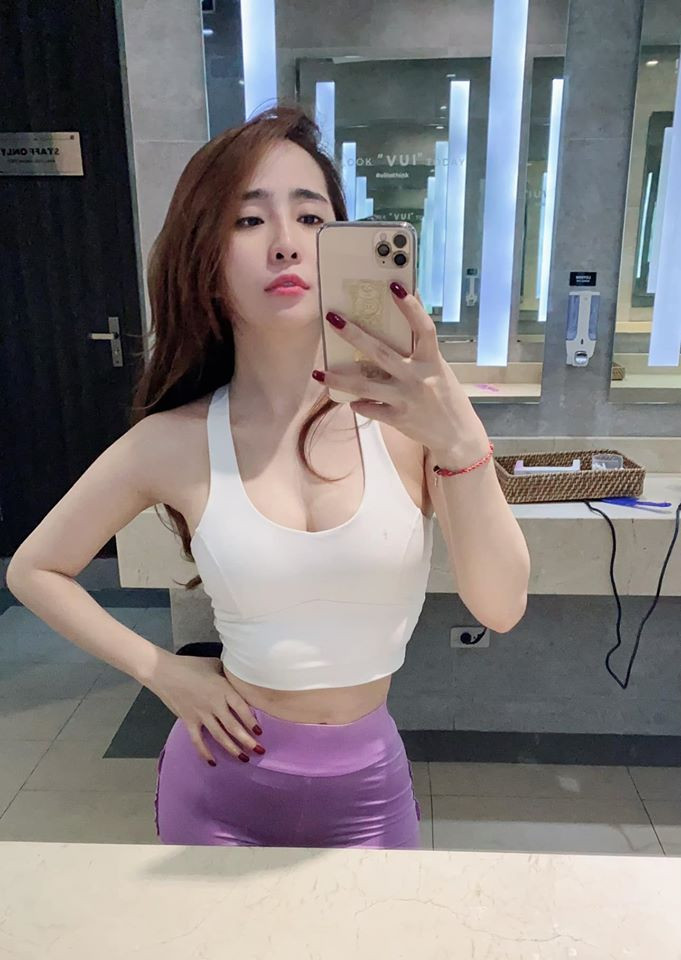 'Phát sốt' trước clip bơi lội bỏng mắt của Phương Oanh ảnh 6