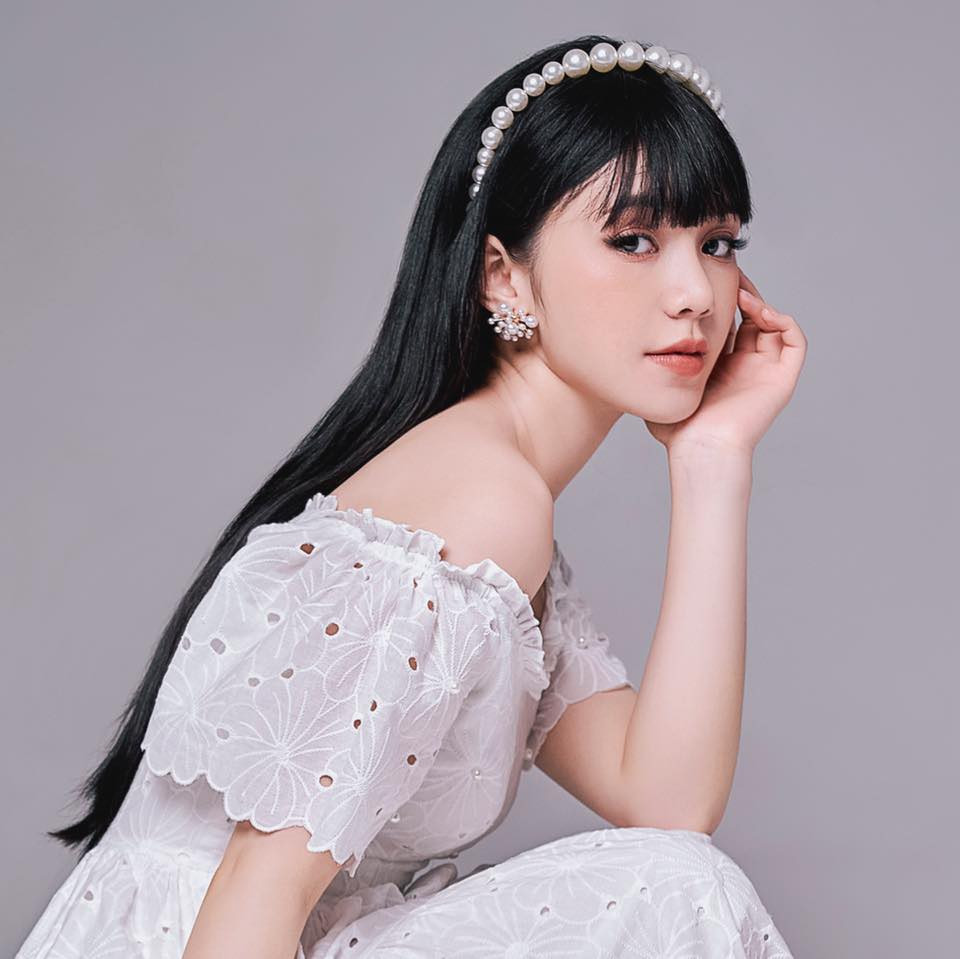 Ngỡ ngàng trước nhan sắc y đúc của chị gái sinh đôi của ca sĩ Thu Minh ảnh 9