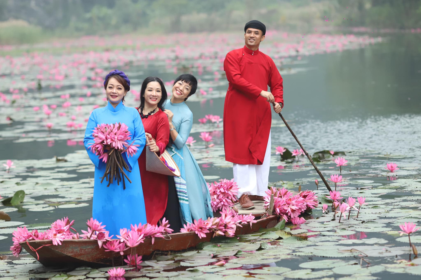 NSND Thanh Thanh Hiền tươi trẻ tựa đôi mươi sau ly hôn Chế Phong ảnh 1