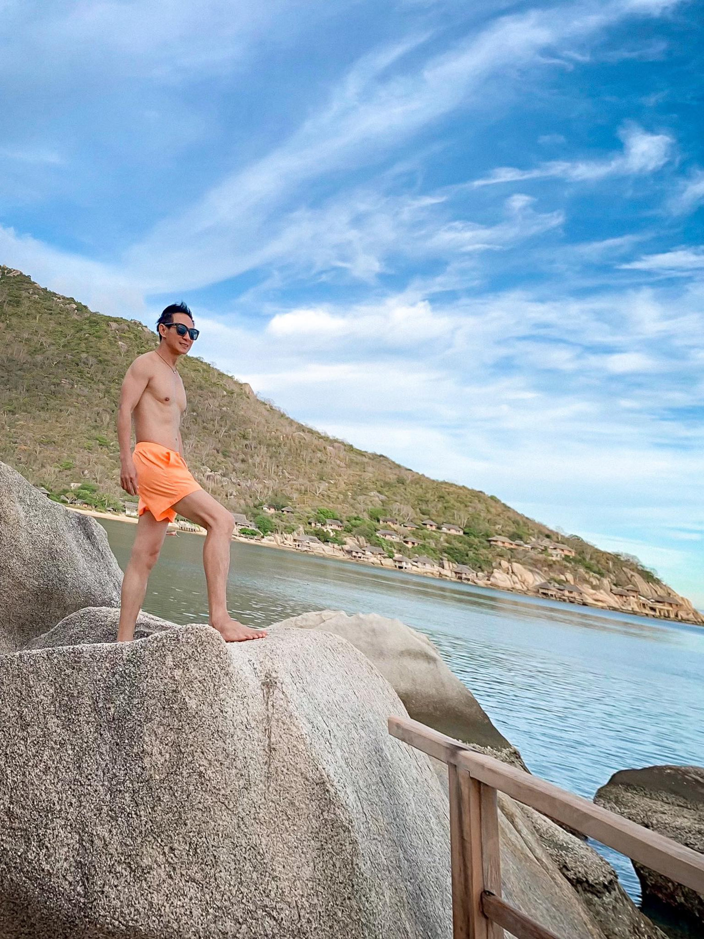 'Hốt hoảng' trước gương mặt khác lạ khó tin của siêu mẫu Ngọc Quyên, thực hư ra sao? ảnh 2