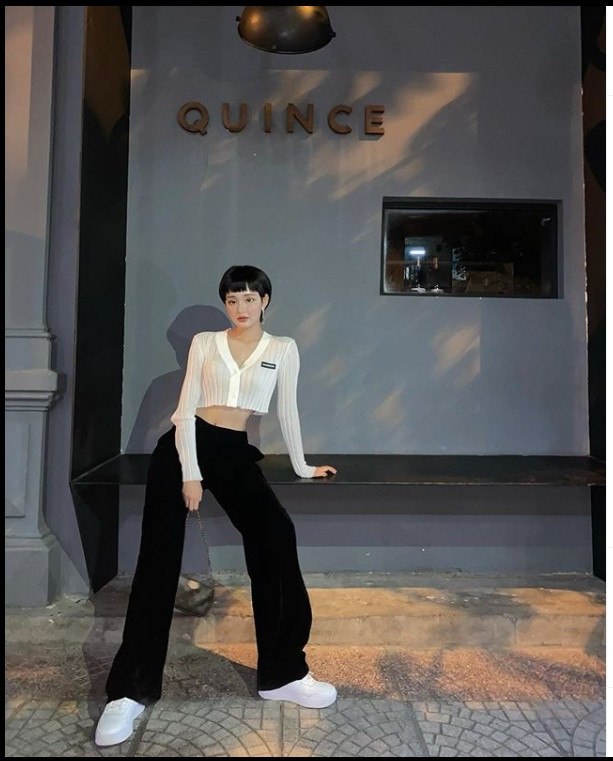 Danh hài Thúy Nga diện áo sexy đẹp 'nức nở' ở tuổi U50 ảnh 11