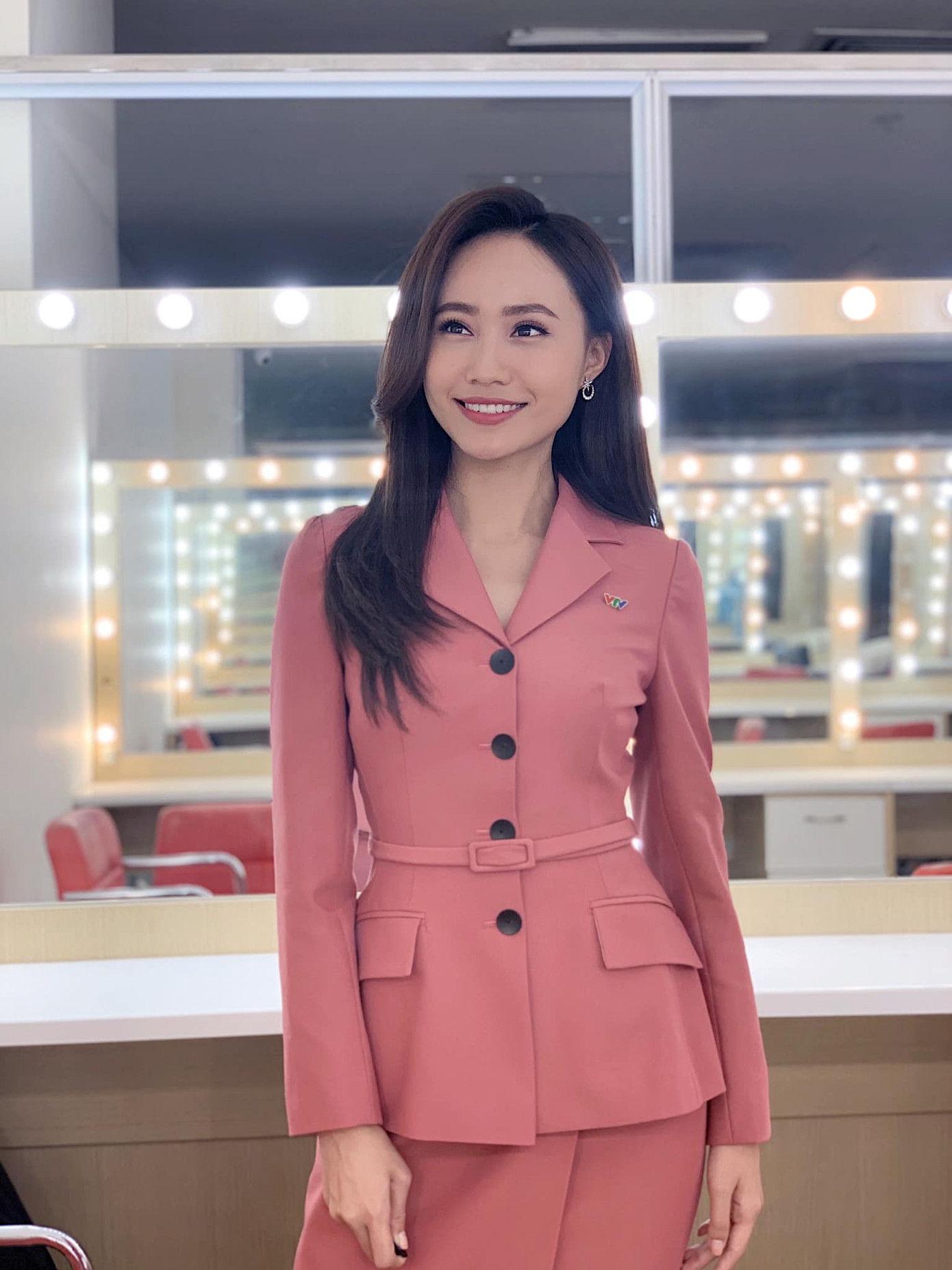 NSND Hoàng Dũng, Mỹ Tâm phẫn nộ khi hình ảnh cá nhân bị lợi dụng trái phép ảnh 4