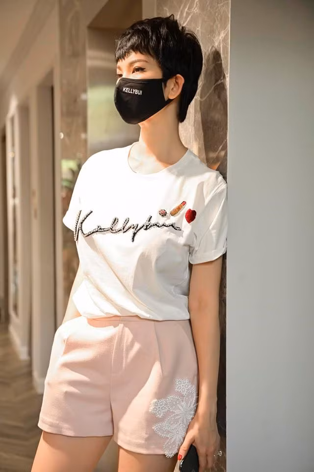 Sau khi bị dân mạng chỉ trích, Hòa Minzy đăng ảnh nhập viện khiến fan lo lắng ảnh 2