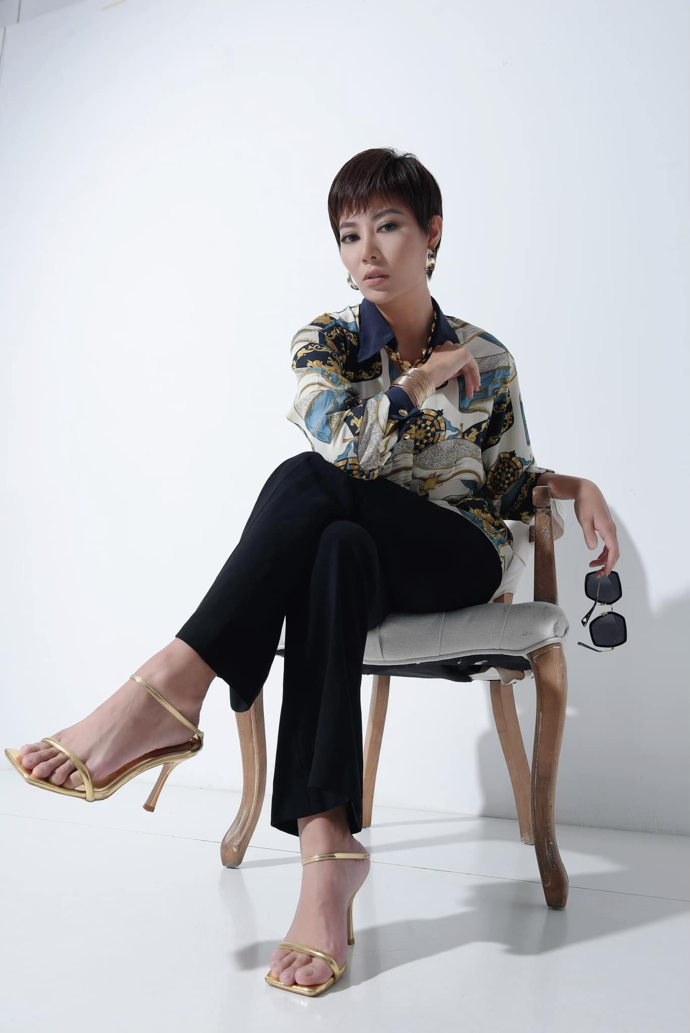 Hồ Ngọc Hà hé lộ nhẫn kim cương nổi bần bật kèm kí hiệu ẩn ý tình cảm với Kim Lý ảnh 3