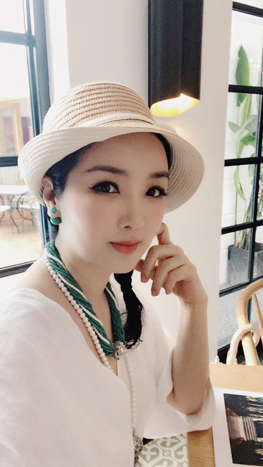 Fan hoảng hốt trước ảnh Hiền Hồ nhợt nhạt, lưng chằng chịt vết đỏ tím ảnh 4