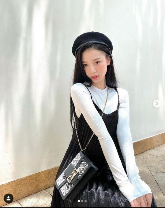 Chi Pu tung ảnh thả dáng táo bạo lập tức hút 'like khủng' trong ít giờ ảnh 14