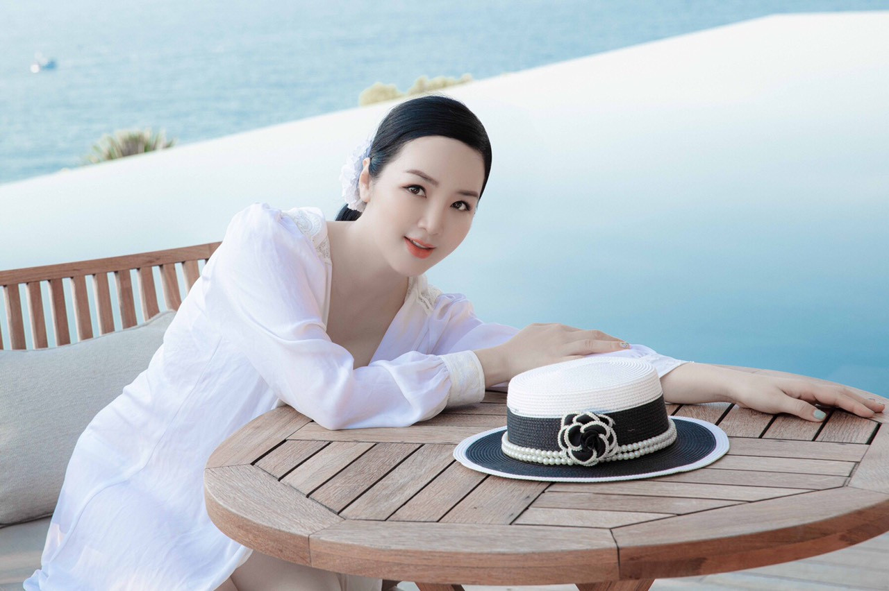 Thùy Anh 'Tình yêu và tham vọng' tung ảnh nóng rực lửa 'đốt mắt' người hâm mộ ảnh 5