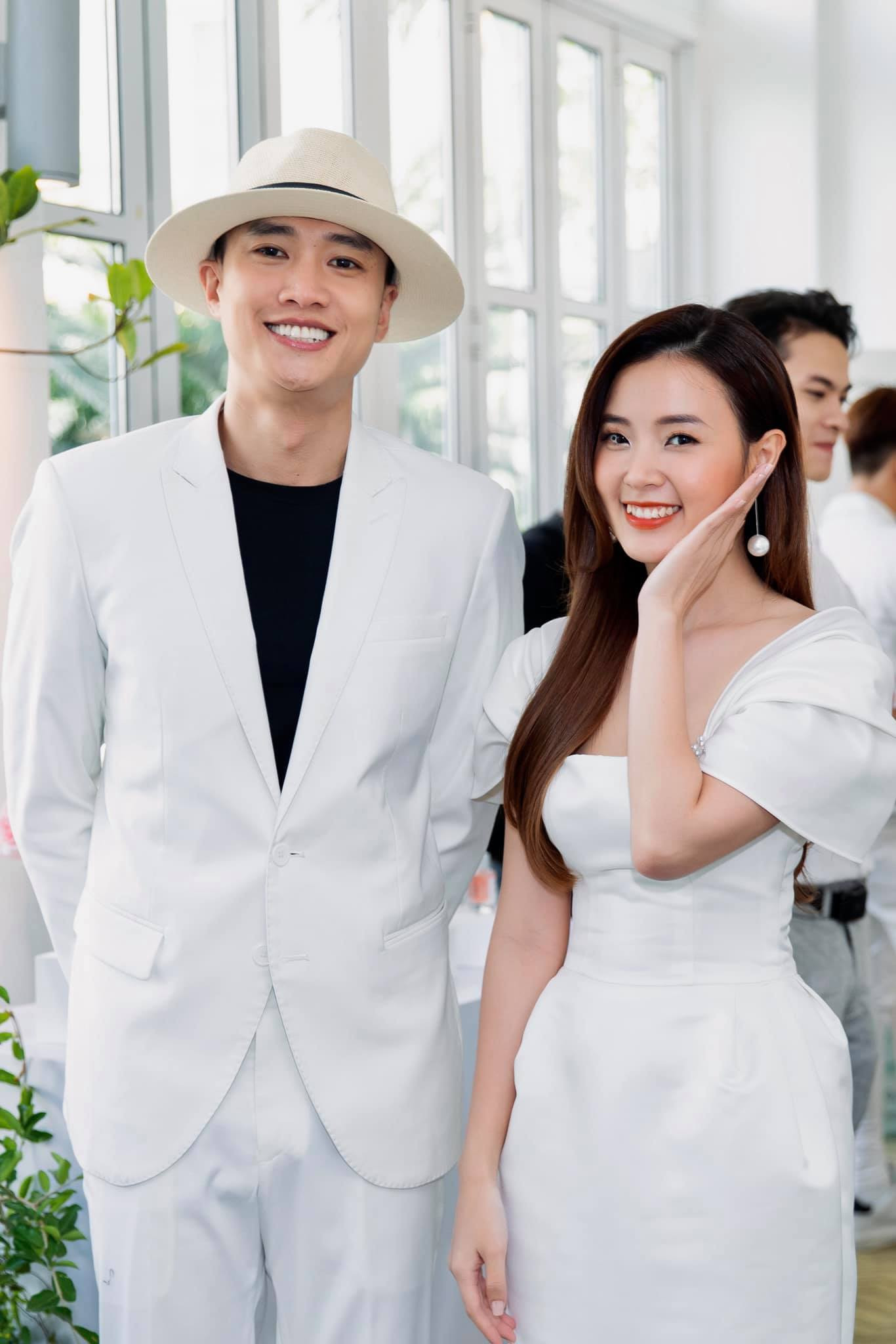 Hồng Diễm sành điệu trẻ trung bên diễn viên Nguyệt Hà ảnh 6