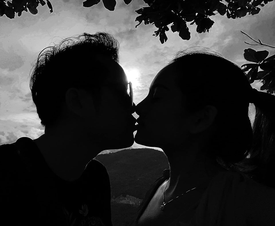 Bảo Thanh gây 'bão' mạng bằng ảnh áo tắm xẻ sâu nóng bỏng nhận like 'khủng' ảnh 11