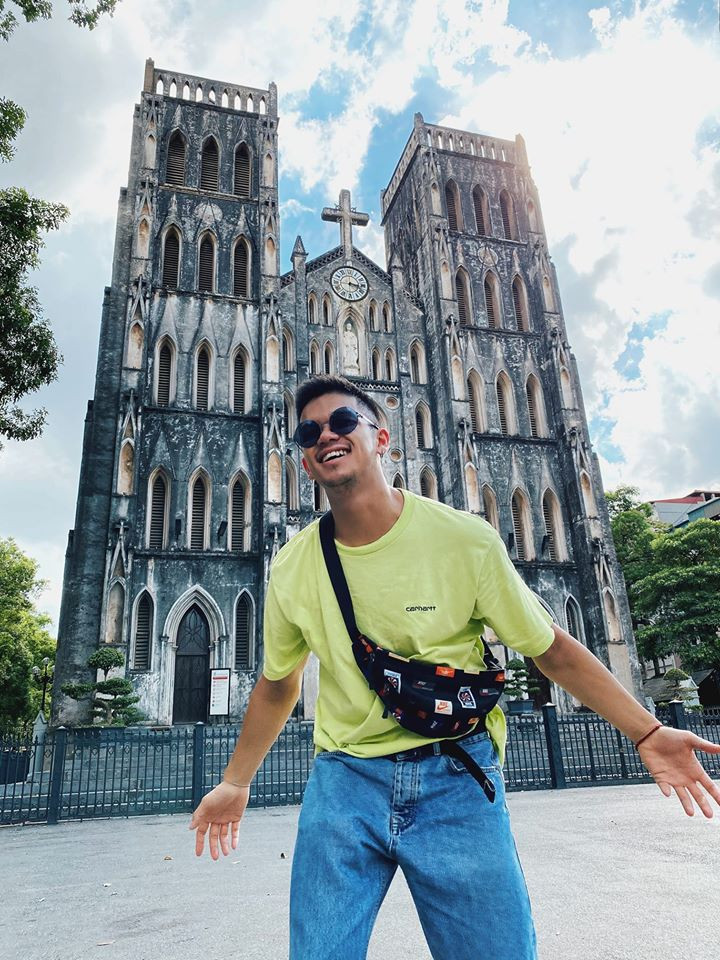 NSƯT Chí Trung tung ảnh hạnh phúc, khoe khéo đồ đôi sang chảnh cùng bạn gái kém 17 tuổi ảnh 12