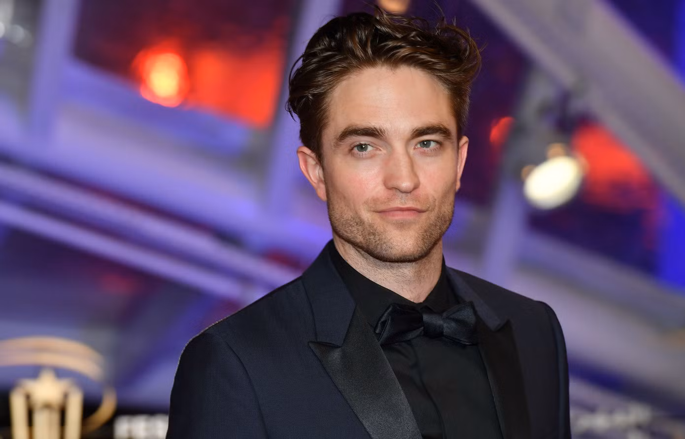 Tài tử 'Chạng vạng' Robert Pattinson nhiễm COVID-19 ảnh 1