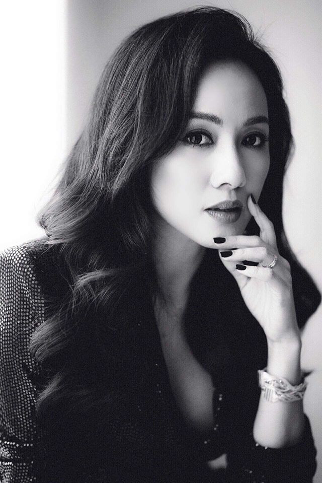 Ngỡ ngàng trước nhan sắc y đúc của chị gái sinh đôi của ca sĩ Thu Minh ảnh 3