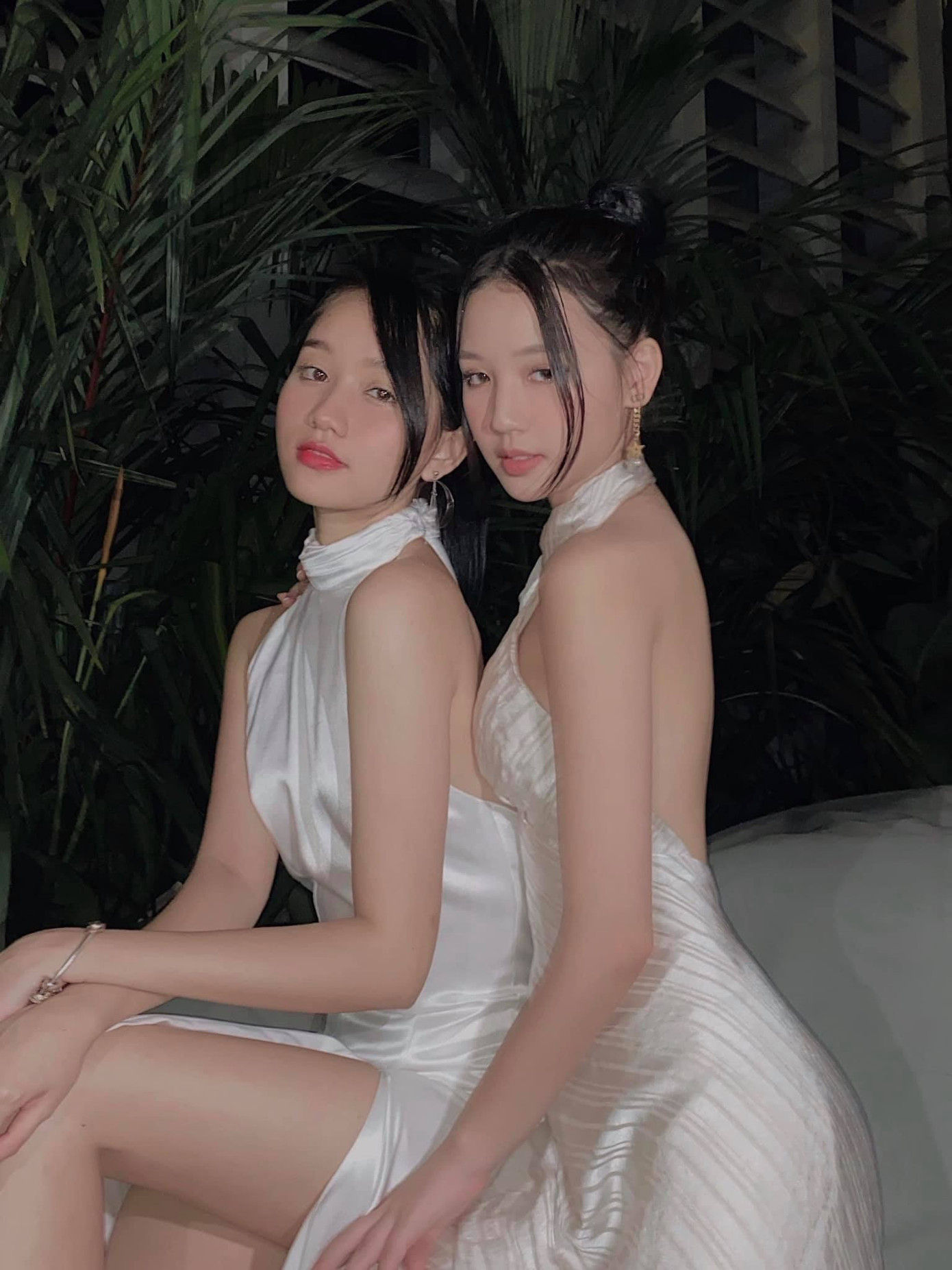 Fans 'nóng mắt' trước vòng 1 'ngợp thở' của Hoài Sa ảnh 9