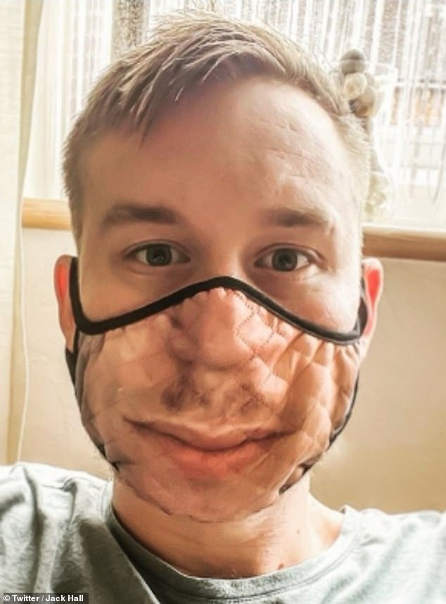 Cười quặn ruột loạt khẩu trang hài hước 'ngập răng' thời COVID ảnh 2