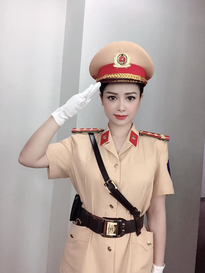 Tung ảnh gợi cảm nhưng Mai Phương Thúy lại tiết lộ 'sự thật tuổi 30' khiến fan điêu đứng ảnh 12