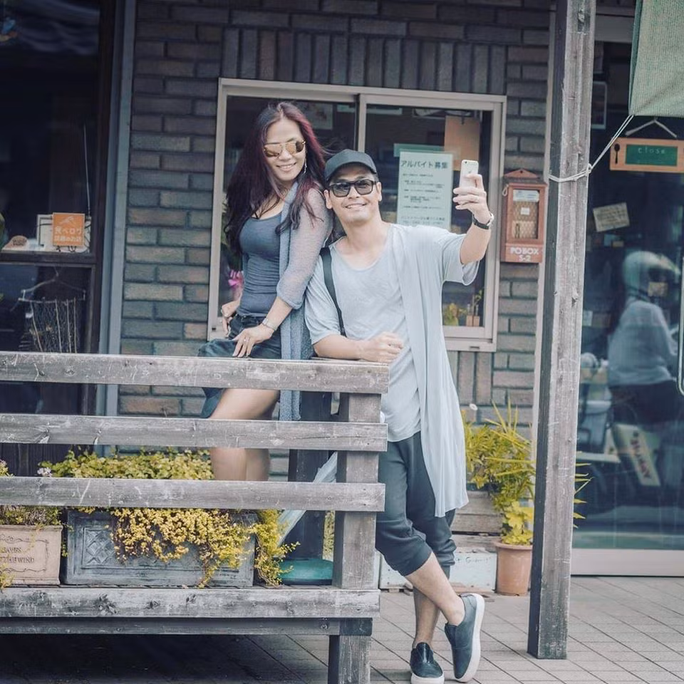 MC Phan Anh tung loạt ảnh 'ngọt mía lùi' kỉ niệm 20 hạnh phúc bên bà xã ảnh 13