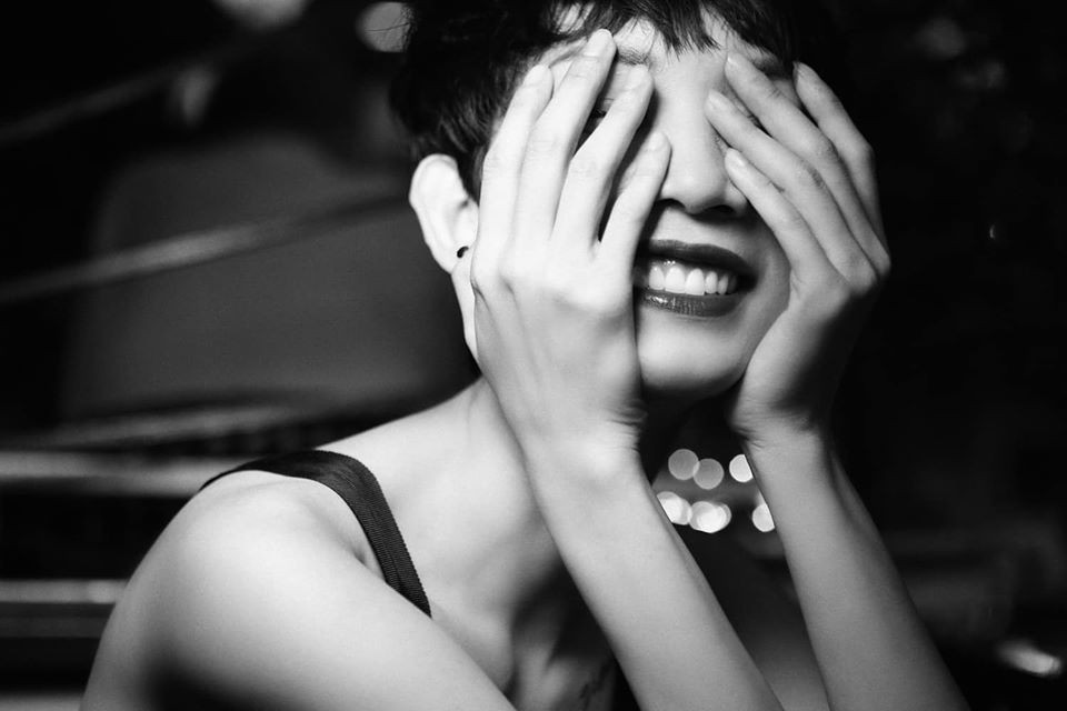 Dân mạng 'xốn xang' trước vẻ đẹp mong manh ma mị của Quỳnh Kool ảnh 5