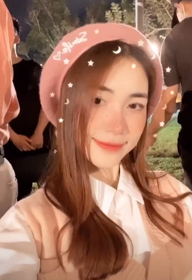 Huyền Lizzie và Thùy Anh 'đọ sắc' trong bikini nhỏ xíu 'nóng nghẹt thở' ảnh 10