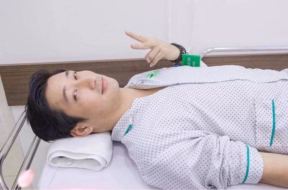 Bảo Thanh gây 'bão' mạng bằng ảnh áo tắm xẻ sâu nóng bỏng nhận like 'khủng' ảnh 2