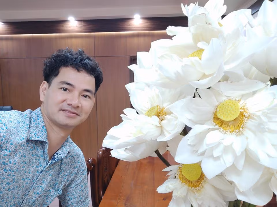 Bảo Thanh gây 'bão' mạng bằng ảnh áo tắm xẻ sâu nóng bỏng nhận like 'khủng' ảnh 10