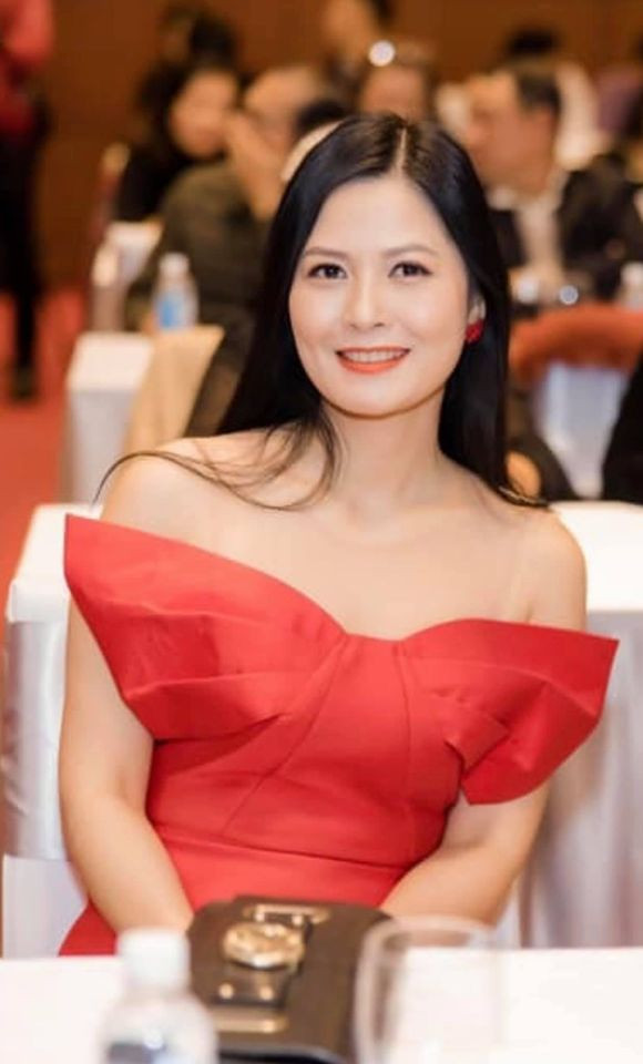 Thu Quỳnh tung ảnh 'tình bể bình' kèm dòng trạng thái ẩn ý khiến fans phấn khích ảnh 2