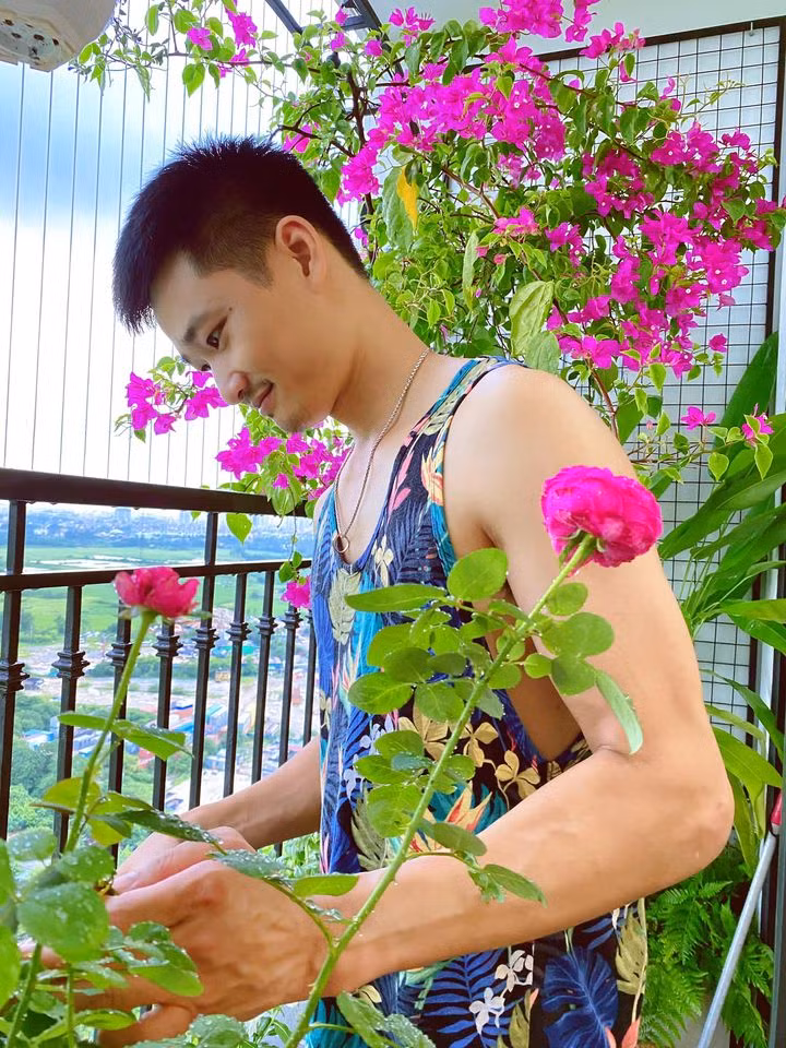 NSƯT Kim Oanh lộ hình xăm ở vị trí đặc biệt khi diện bộ đầm sexy nuột nà ở tuổi U50 ảnh 7