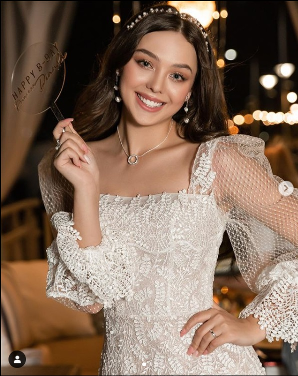 Bùi Tiến Dũng chính thức công khai bạn gái ngoại quốc nóng bỏng vào ngày đặc biệt ảnh 1