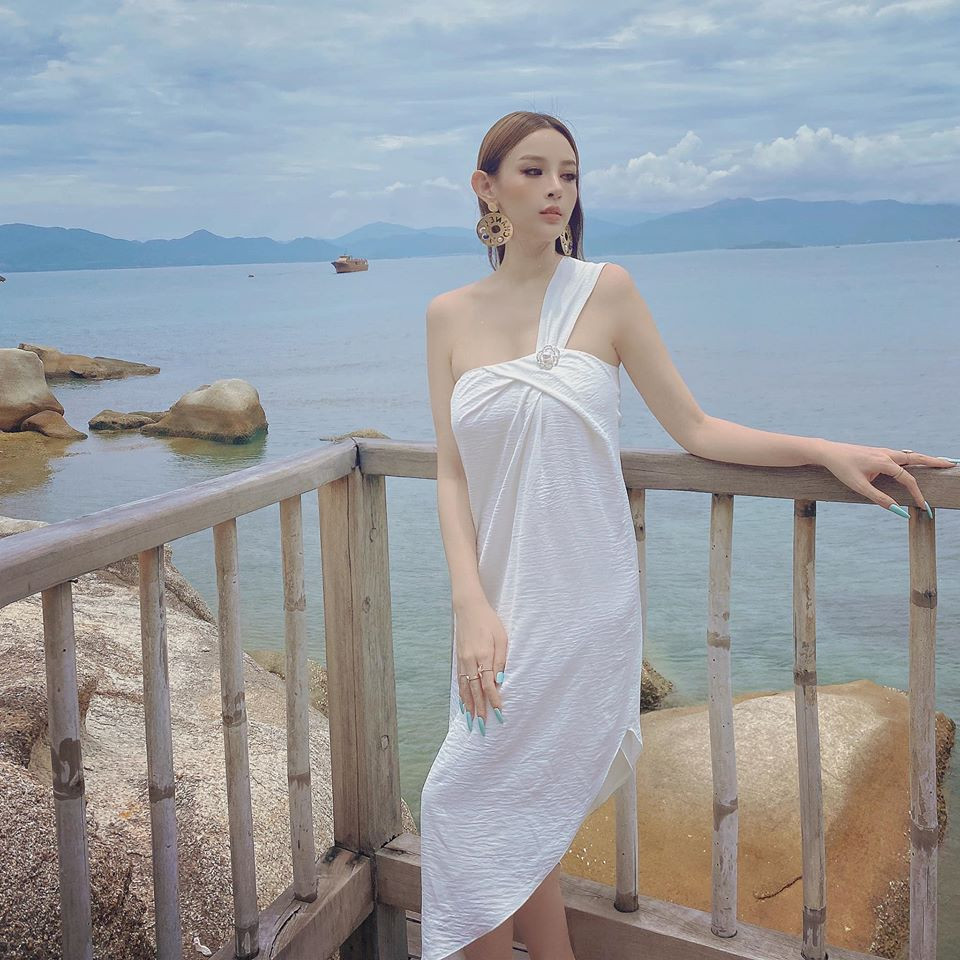 Fans 'ngã ngửa' nghe tin Hòa Minzy bị bạn trai 'đại gia' đòi 100 triệu tiền quảng cáo ảnh 9