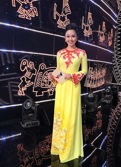 'MC có nụ cười đẹp nhất VTV' sắp lên xe hoa với bạn trai kém 5 tuổi ảnh 6