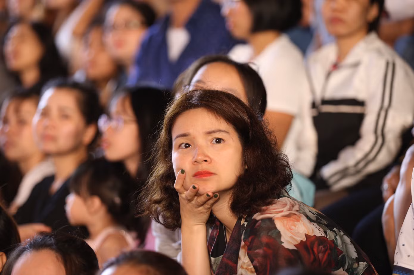 Người dân Vũng Tàu hòa chung không khí sôi động của Hoa hậu Việt Nam 2020 ảnh 4