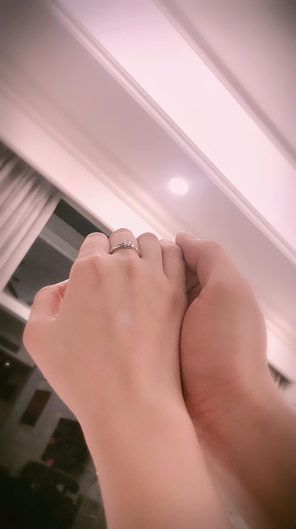 'MC có nụ cười đẹp nhất VTV' sắp lên xe hoa với bạn trai kém 5 tuổi ảnh 15