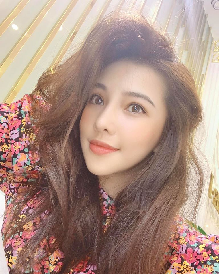 'Choáng váng' khi bóc giá bộ đồ sang chảnh hàng trăm triệu đồng của Hương Giang Idol ảnh 9