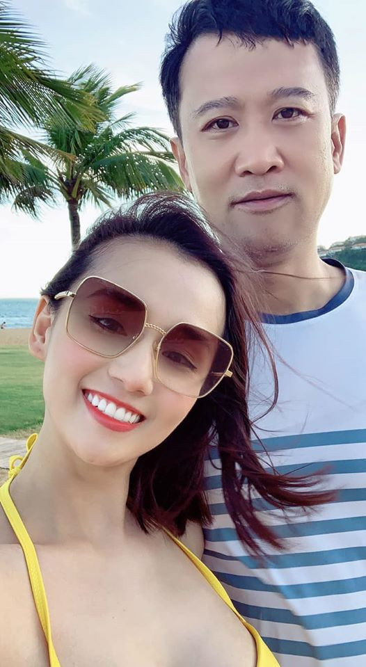 NSƯT Chí Trung tung ảnh hạnh phúc, khoe khéo đồ đôi sang chảnh cùng bạn gái kém 17 tuổi ảnh 7