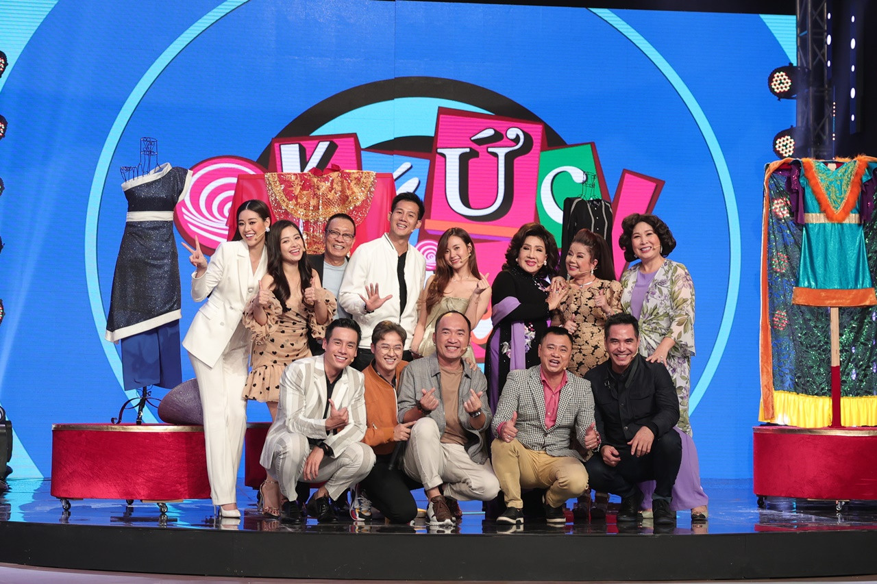 NSND Tự Long, MC Lại Văn Sâm xúc động bày tỏ tình cảm khi gặp lại NSND Lệ Thủy ảnh 4