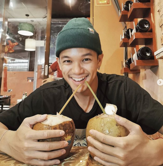 Lã Thanh Huyền rạng rỡ bên Nhan Phúc Vinh: 'Bỏ hết cưới xin, làm bạn bè có khi vui hơn' ảnh 4