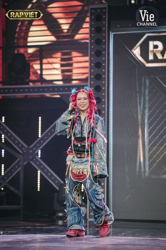 Tlinh đốt cháy đêm chung kết, Karik thán phục: 'Tlinh quá chất, Justatee cứu là xứng đáng' ảnh 1