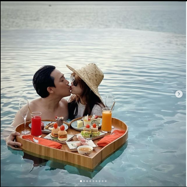 Hồng Diễm sành điệu trẻ trung bên diễn viên Nguyệt Hà ảnh 7