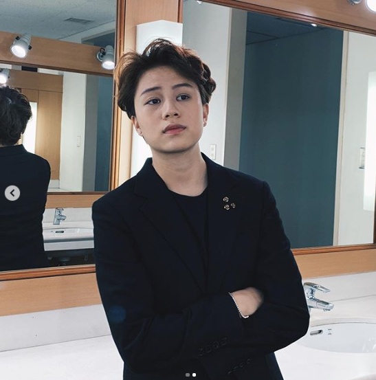 'Choáng váng' khi bóc giá bộ đồ sang chảnh hàng trăm triệu đồng của Hương Giang Idol ảnh 6