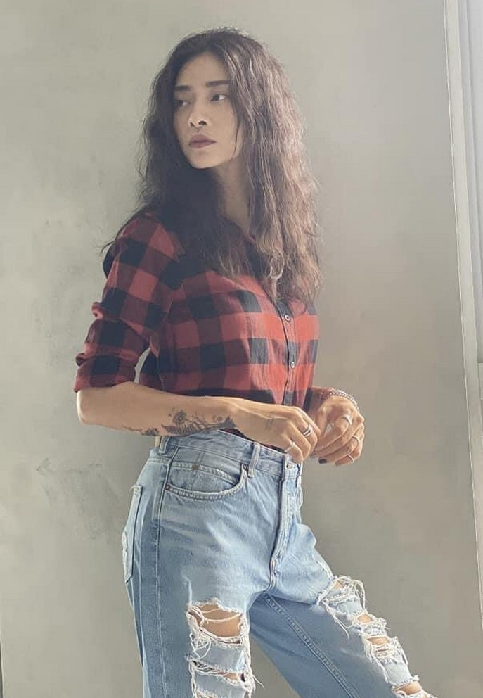 Fan 'đảo điên' trước loạt ảnh khóa môi 'ngọt lịm' của Hương Giang - Matt Liu ảnh 10