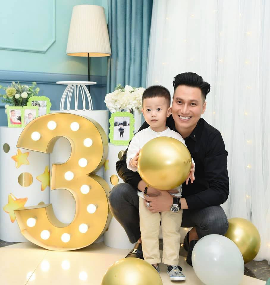Việt Anh lần đầu nói về hậu ly hôn, 'áp lực và căng thẳng' vượt qua cùng con trai ảnh 2