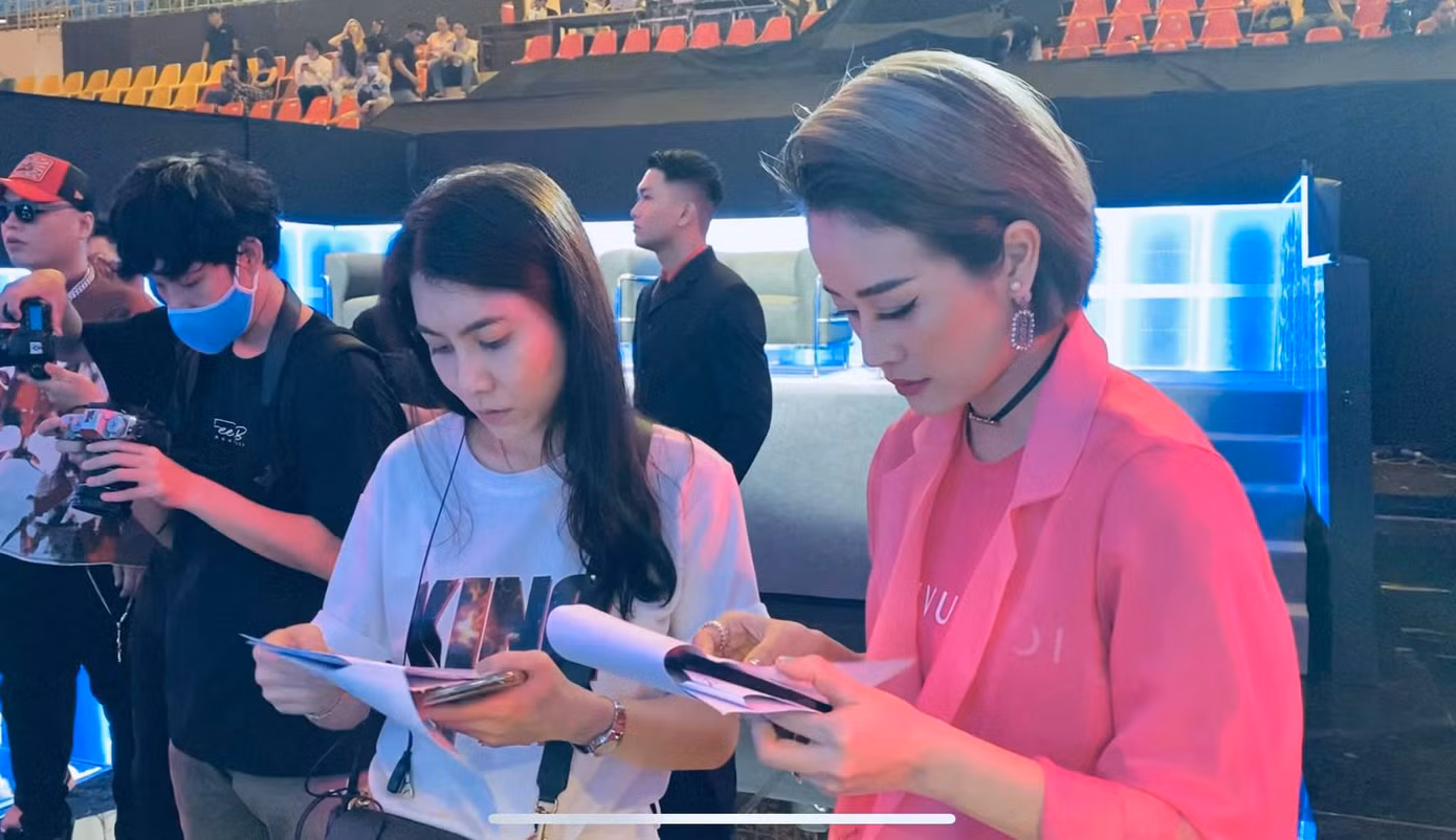 Bị đồn 'cặp kè đại gia, ngồi tiệc lấy tiền', nữ MC VTV6 phẫn nộ đáp trả ảnh 10