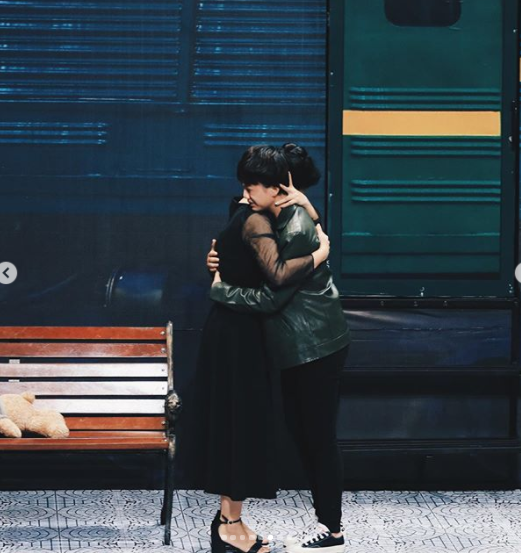 Fans 'ngã ngửa' nghe tin Hòa Minzy bị bạn trai 'đại gia' đòi 100 triệu tiền quảng cáo ảnh 7