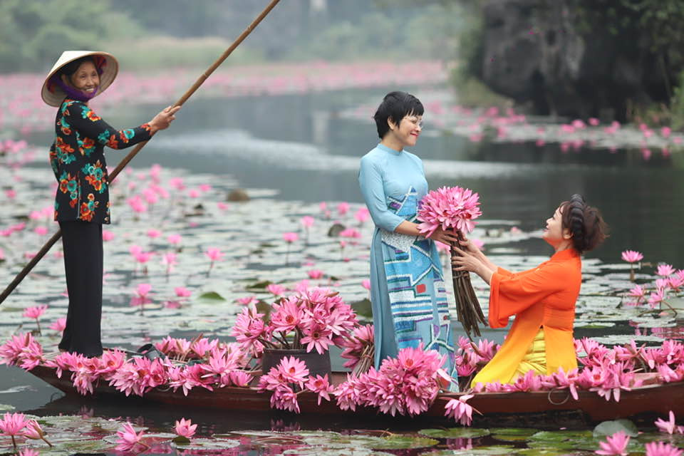 NSND Thanh Thanh Hiền tươi trẻ tựa đôi mươi sau ly hôn Chế Phong ảnh 3