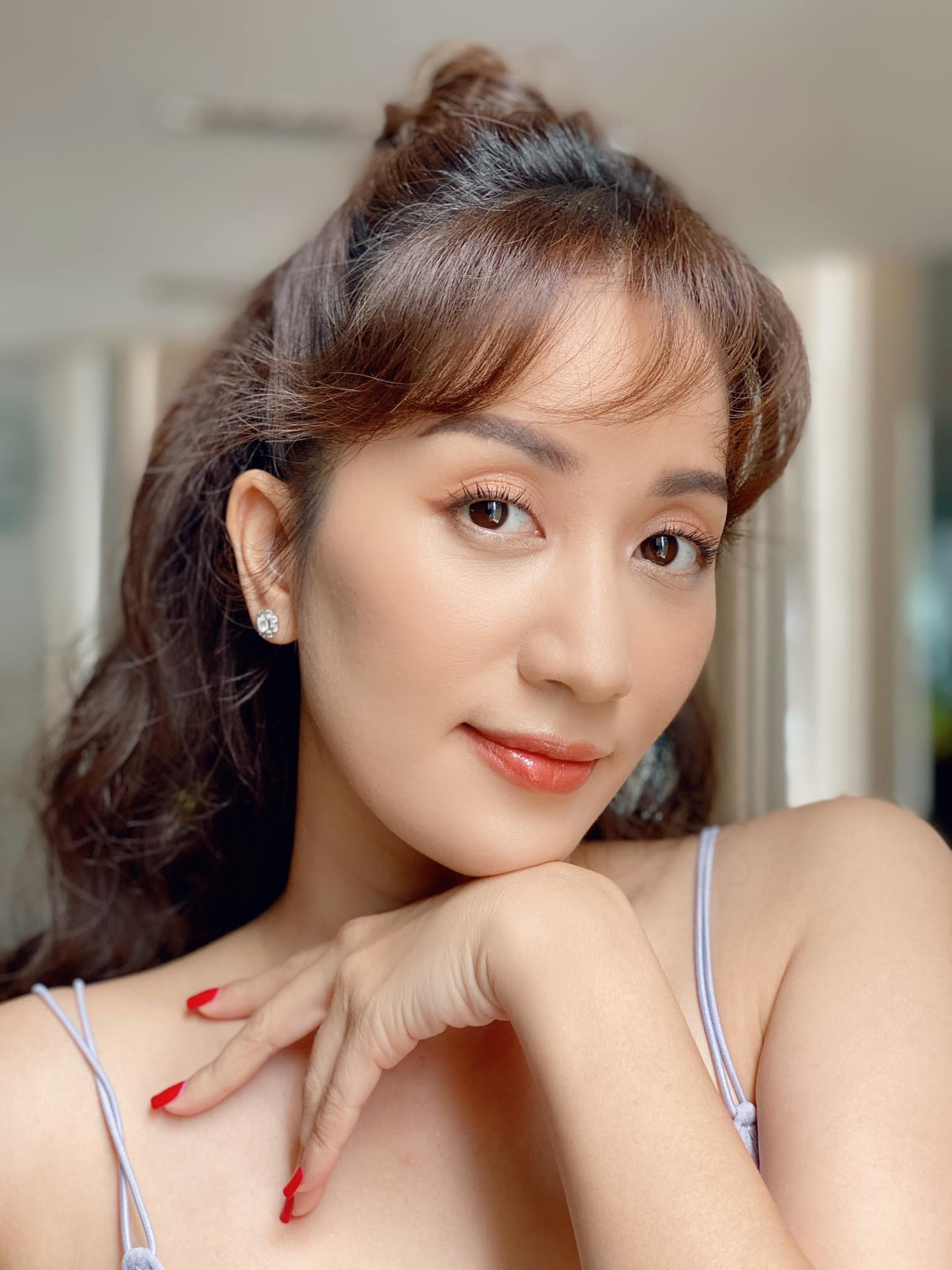 Hồ Ngọc Hà hé lộ nhẫn kim cương nổi bần bật kèm kí hiệu ẩn ý tình cảm với Kim Lý ảnh 4