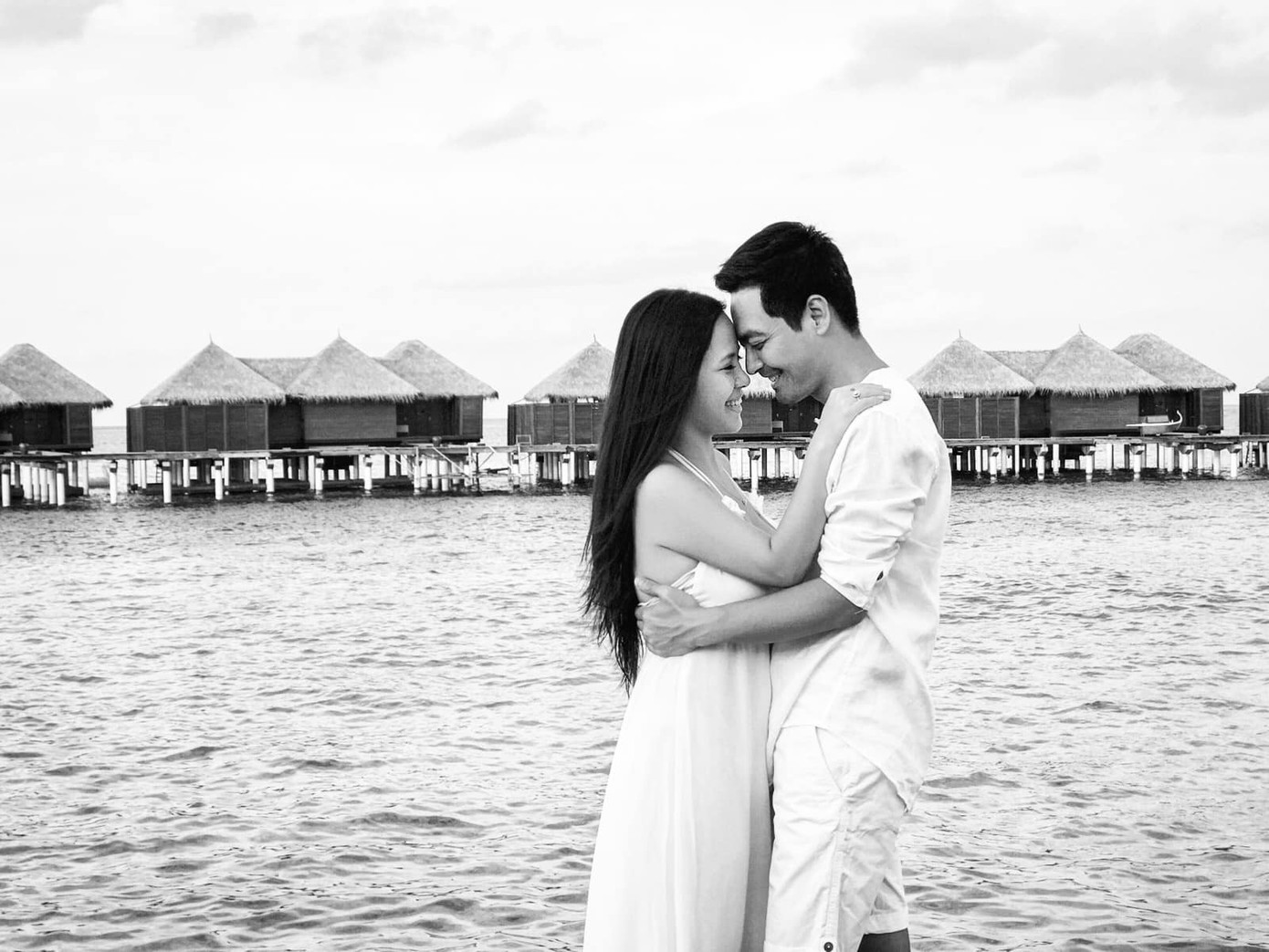 MC Phan Anh tung loạt ảnh 'ngọt mía lùi' kỉ niệm 20 hạnh phúc bên bà xã ảnh 1